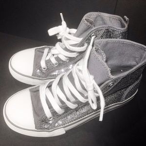 OLD NAVY Hi-top Girls Tennis Shoes Silver Size 2